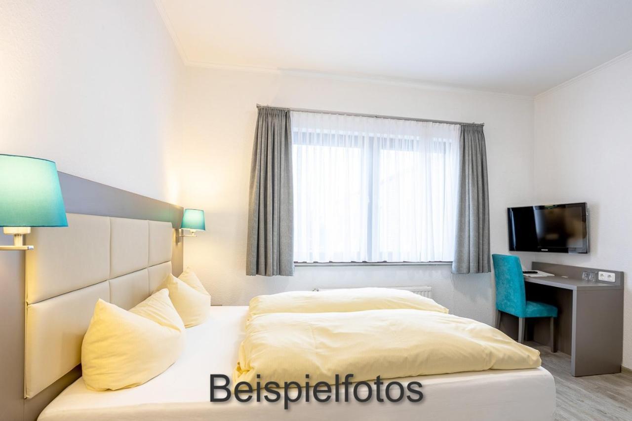 Familien- Und Aparthotel Strandhof Tossens Exterior foto
