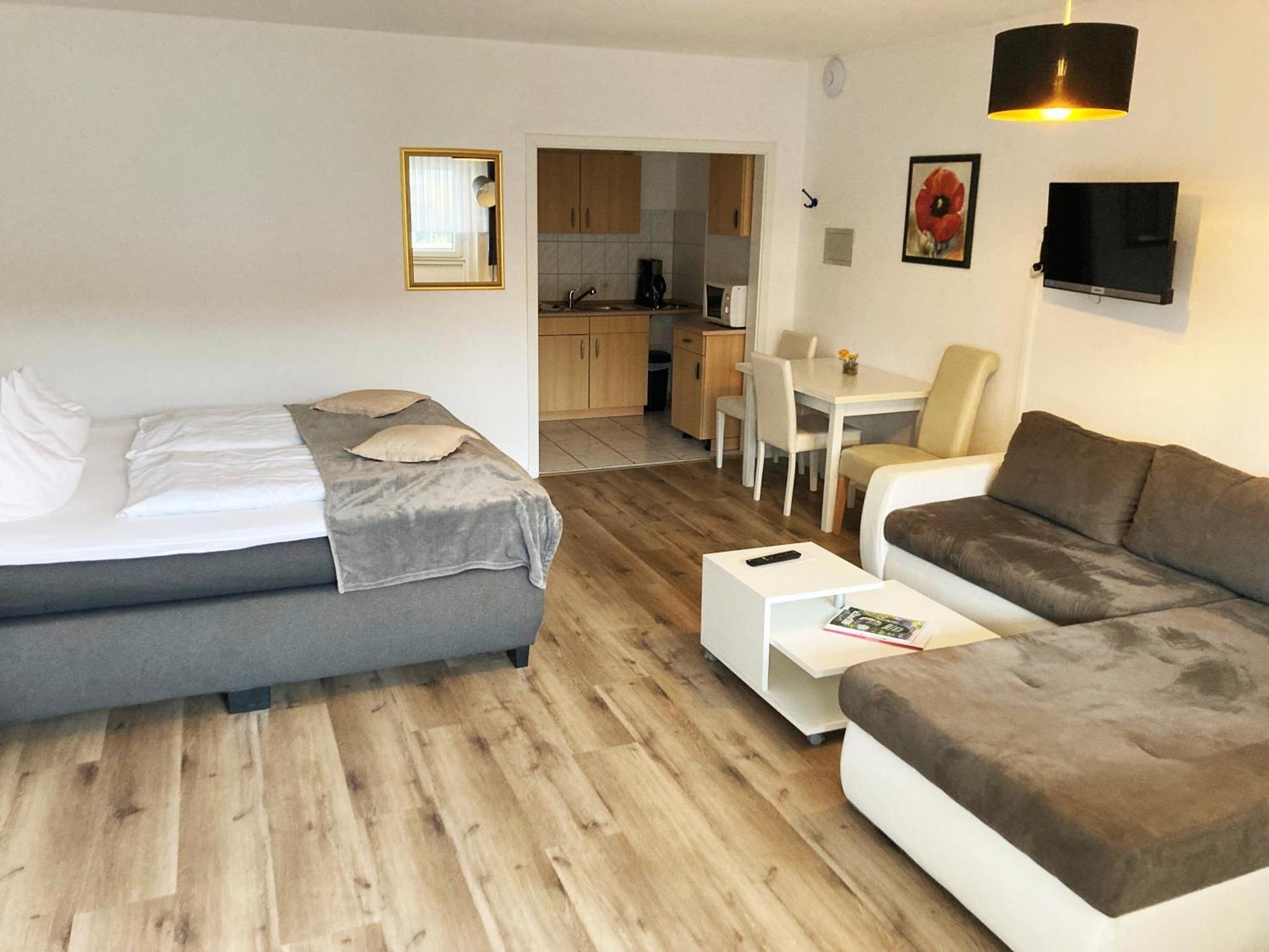 Familien- Und Aparthotel Strandhof Tossens Exterior foto