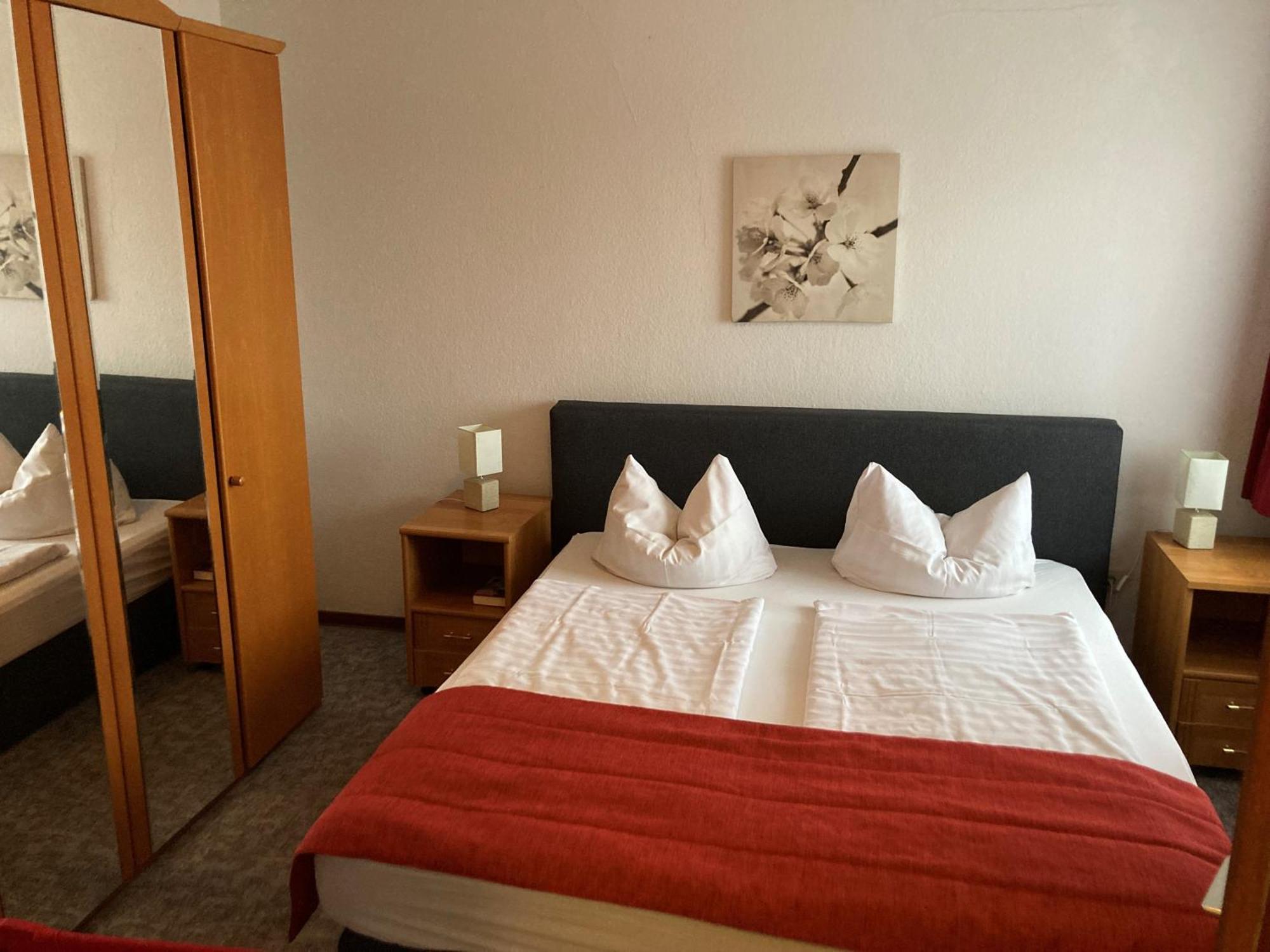 Familien- Und Aparthotel Strandhof Tossens Exterior foto