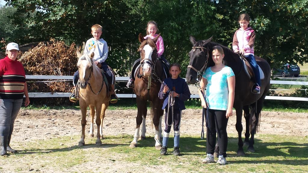 Familien- Und Aparthotel Strandhof Tossens Exterior foto